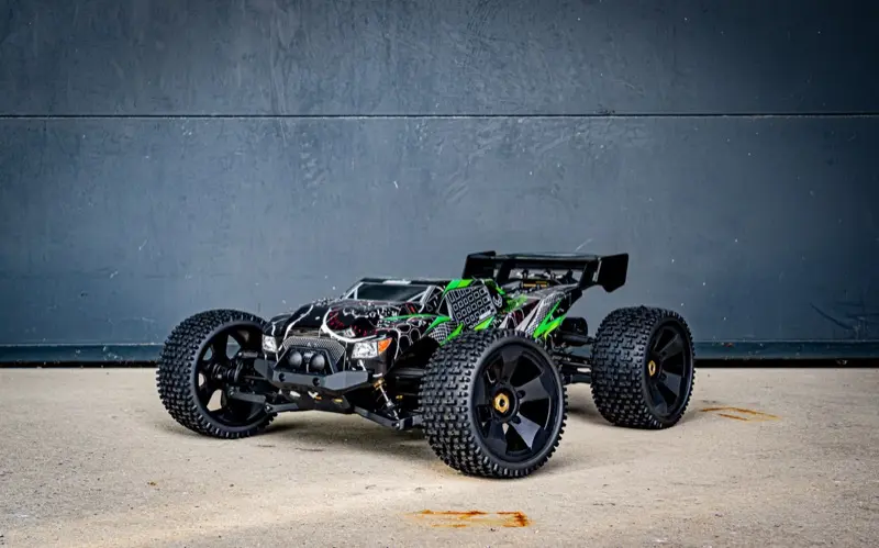 Absima 13103G-BLACK ABSIMA Guardian / Torch 1:8 4WD Brushless Stunt Truck 2-in-1 RTR grün/schwarz Detail 2 Absima 13103G-BLACK Detail 2