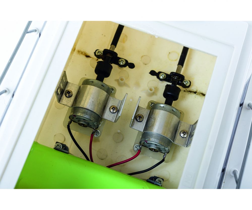 CARSON 500108044 Ocean Queen RC Boot Detail 2 CARSON 500108044 Detail 2