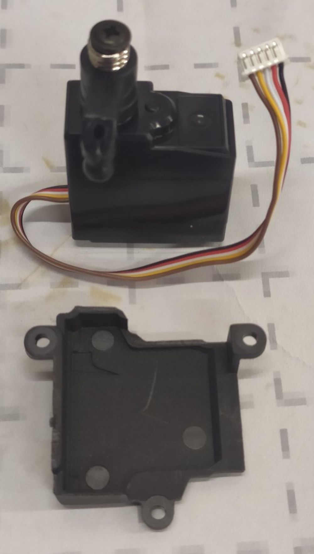 df Models 7619 Lenkservo & Halterung df Models 7619