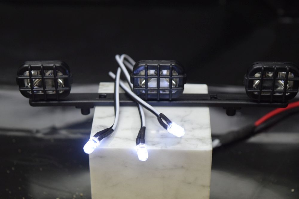 Absima 2320040 Lichtleiste mit LED´s inkl. Schrauben 15cm Detail 5 Absima 2320040 Detail 5