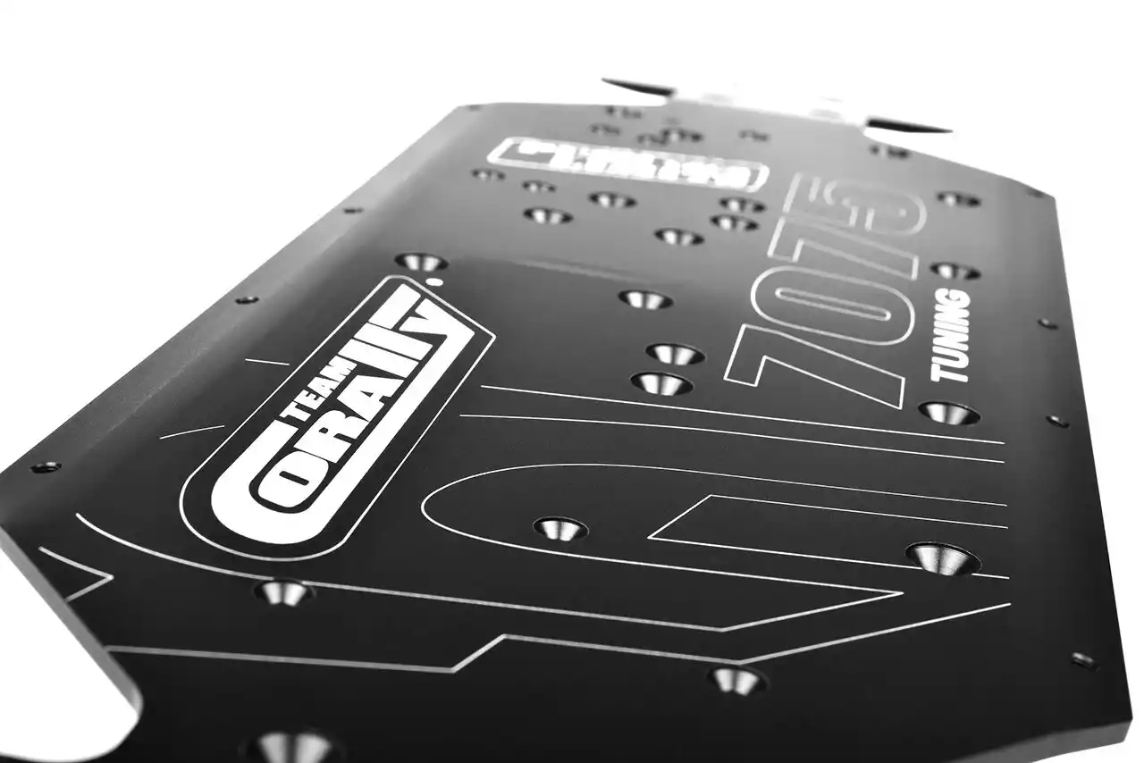 Corally C-00180-678 Chassis LWB Alu T6 3mm hart schwarz Detail 3 Corally C-00180-678 Detail 3